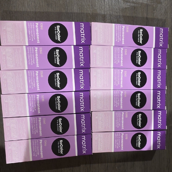 Matrix SoColor Permanent Hair Color - Picture 9 of 10